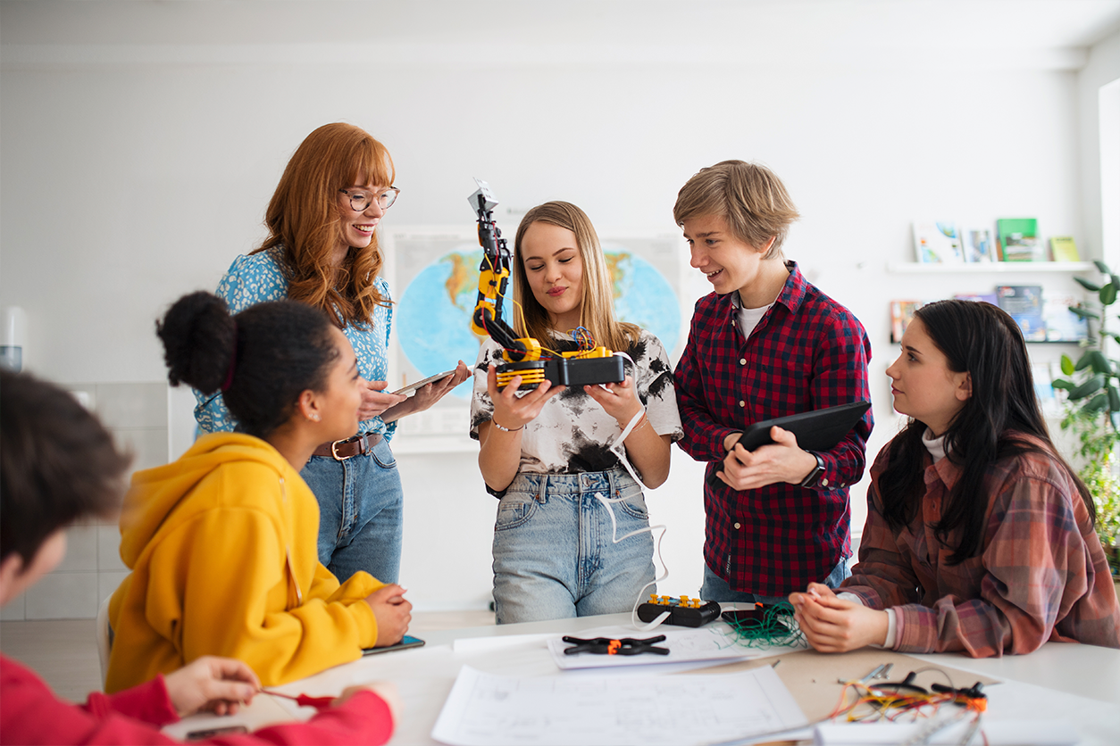 Community-Teens-Robotics-Class